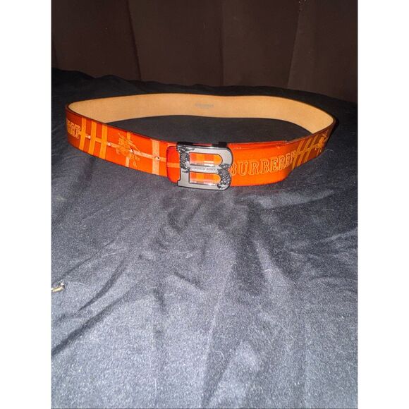 Authentic Burberry leather belt size 40/100